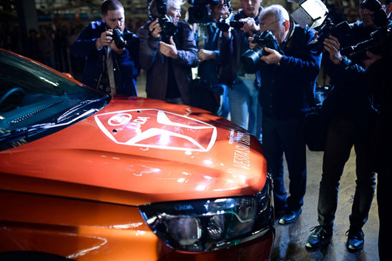 Конкуренции «АвтоВАЗ» не опасается. «Lada Vesta SW и Lada Vesta SW Cross – это автомобили вне традиционных сегментов, – говорит представитель автоконцерна
