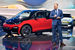 Электромобиль BMW i3s оправдывает спортивный суффикс в названии увеличенной мощностью мотора (184 л. с., 270 Нм вместо 170 л. с., 250 Нм у обычного хетчбэка i3), яркой раскраской и дополнительным оснащением