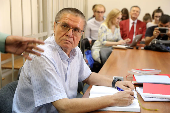 Между тем на суде продолжают всплывать новые интересные детали