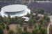 Театр расположен в одной из самых высоких точек в пределах Apple Park с видом на зеленую поляну и главное здание