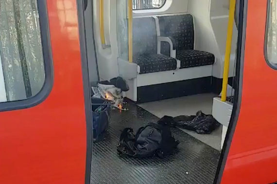 На месте взрыва в лондонском метро нашли вторую бомбу