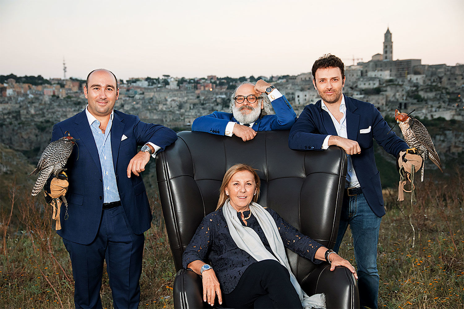 Владелец бренда Стефано Риччи (в центре) с супругой Клаудией и сыновьями Филиппо (креативным директором Stefano Ricci) и Никколо (исполнительным директором Stefano Ricci)