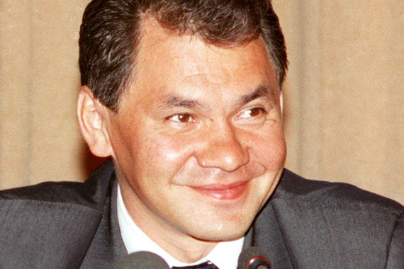 В 1999 г. Сергей Шойгу возглавлял Министерство по делам гражданской обороны и был удостоен звания Героя России. Сейчас генерал армии Сергей Шойгу – министр обороны