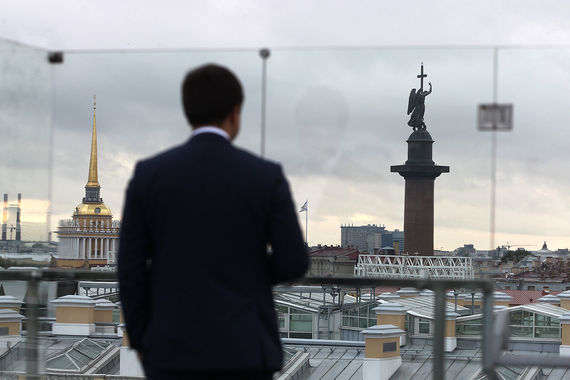 Вид на исторический центр Санкт-Петербурга с террасы «Бельвью Брассери»