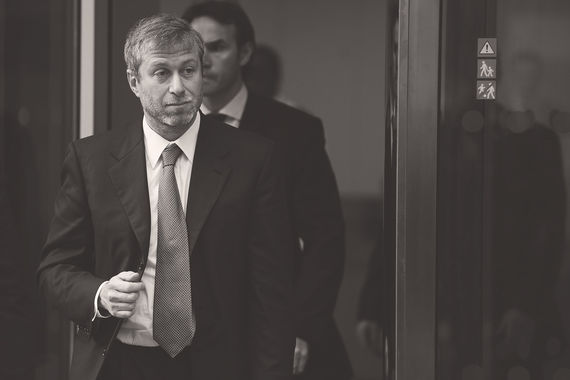 В 2011 г. Роман Абрамович в Высоком суде Лондона заявил, что фактически залоговый аукцион по приватизации «Сибнефти» носил фиктивный характер