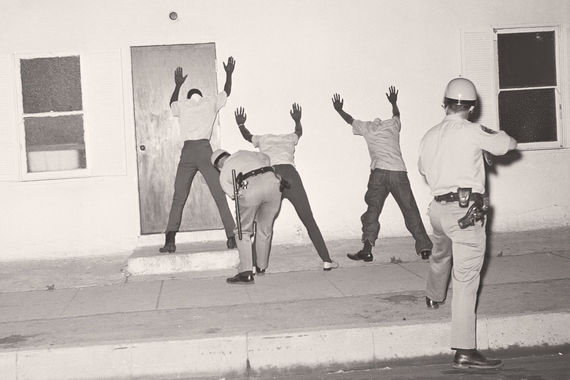 После общественной истерии 1980-х в США преступность всех типов пошла на спад
