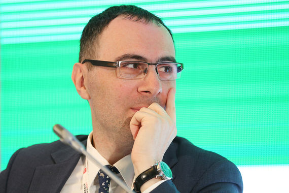 Калухов ушел из ЦБ 17 мая, пресс-служба регулятора тогда заявляла, что он решил продолжить карьеру вне Банка России и уволен по собственному желанию