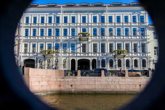 Инициатором банкротства Исаева стало ООО «Мойка 22» (компании принадлежит здание отеля «Кемпински») с долгом в 2,6 млн руб.
