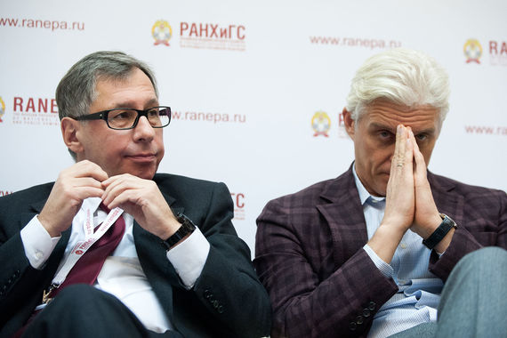 Петр Авен (слева) использует опыт Олега Тинькова (справа)