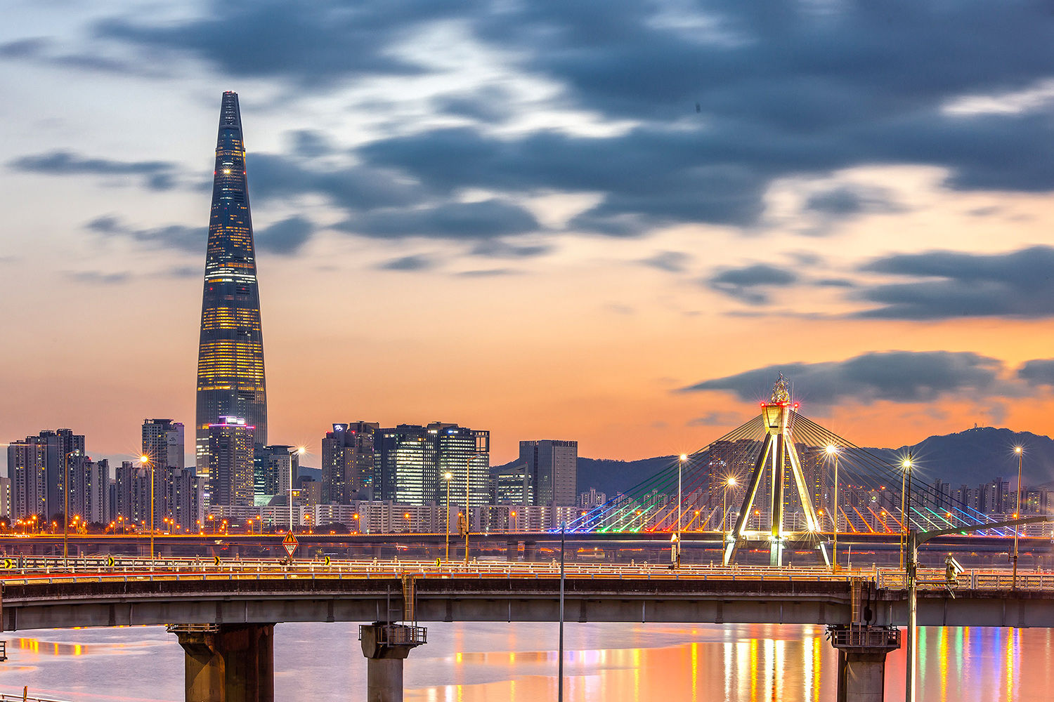Lotte World Tower  является  самым высоким зданием в Корее