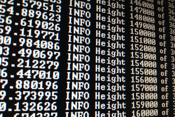 Технология блокчейна позволяет хранить и подтверждать информацию о сделках между многими сторонами без дорогостоящего посредничества брокеров или бирж