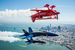 6 октября 2017 г. В Сан-Франциско проходит Неделя флота. На фото: истребители Blue Angels и легкомоторный самолет из команды Oracle во время ежегодного авиашоу San Francisco Fleet Week