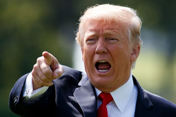 Дональд Трамп утверждает, что Иран ведет торговлю с КНДР, а также нарушает положения сделки по ядерному оружию