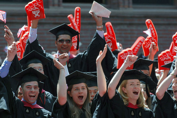 Достаточно заглянуть на одно из мероприятий выпускников Harvard Business School: одни выпускники сделали карьеру в хедж-фондах и инвесткомпаниях, другие устроились в крупные компании