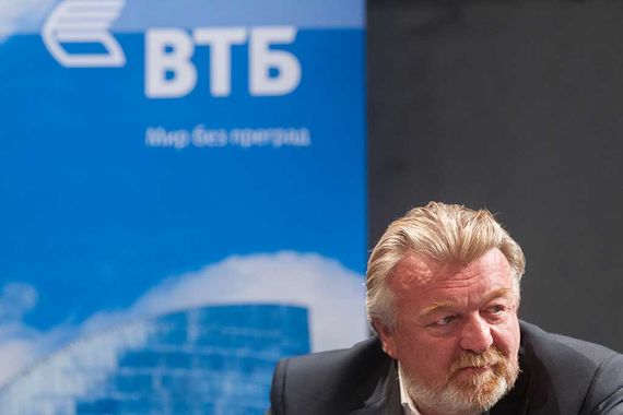 Титов работает в ВТБ с 2002 г., причем с 2009 г. – в должности первого заместителя президента банка Андрея Костина