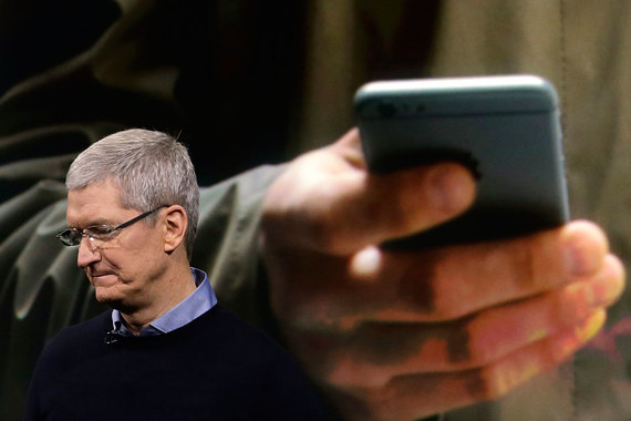 По итогам 2016 г. Apple отчиталась о первом с 2001 г. снижении годовой выручки