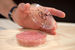 В Memphis Meats и Mosa Meat инвестировали фонды Ричарда Брэнсона, Билла Гейтса, Сергея Брина. Производство первого в мире бургера с мясом, выращенным из коровьих стволовых клеток, обошлось Mosa Meat в $325 000. Сегодня 1 кг искусственного мяса компании стоит уже $80, а один бургер – $11