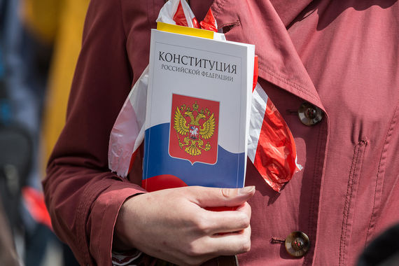 Сложившийся порядок приводит к ограничению свободы предпринимательской деятельности и нарушает конституционное право свободно владеть и распоряжаться своим имуществом, уверен заявитель