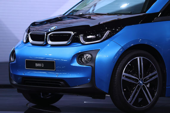Аренда электромобиля от BMW обойдется в 1000 руб. в час
