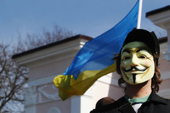 Специально разработанный для атак на энергетические компании вирус Industroyer предположительно стал причиной сбоев в энергоснабжении в Киеве в декабре 2016 г. Использует четыре легитимных протокола связи, широко распространенных в энергетике, управлении транспортом, водоснабжении и др. Как следствие, он не требует от хакеров предварительного поиска уязвимостей в сетях