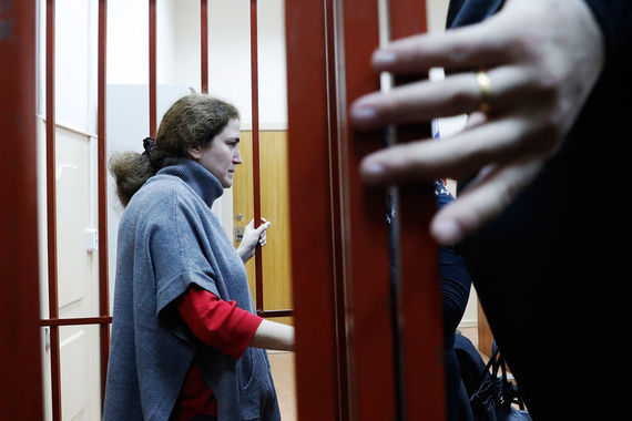 Как считает следствие, Апфельбаум вступила в сговор с художественным руководителем «Седьмой студии» Кириллом Серебренниковым