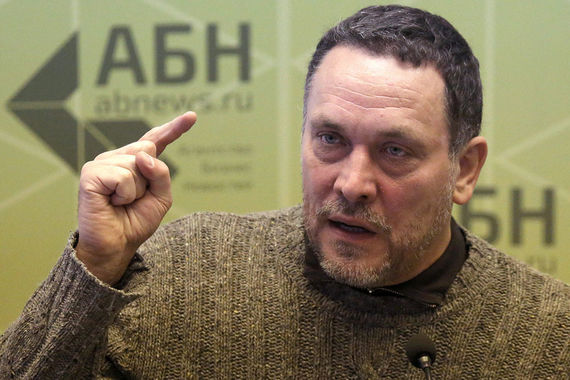 «Из Москвы в Кемерово прилетела опергруппа, которая вломилась к ним в дом, забрала их технику», - сказал Шевченко. По его мнению, такого не бывает при обычных гражданских исках