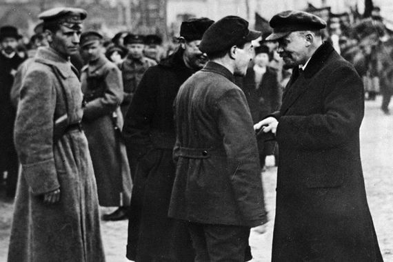 Спустя 100 лет у россиян вновь появилась возможность задать вопросы Ленину