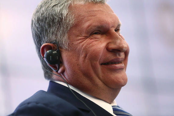 По словам Сечина, речь идет «о целой серии месторождений - нефтяных и газовых», которые будут реализовываться совместно с иранскими партнерами
