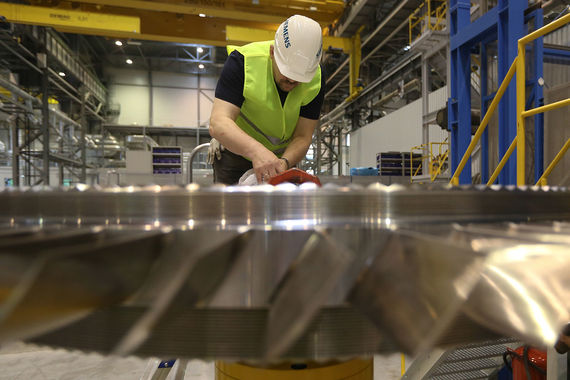 11 июля немецкий Siemens подал иск к «Технопромэкспорту», который он обвиняет в незаконном перемещении газотурбинных установок в Крым