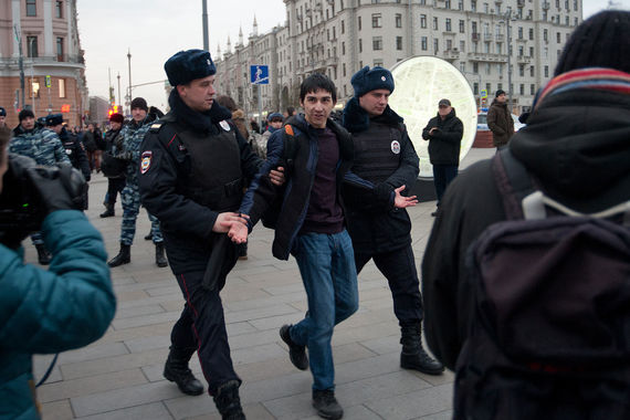 В центре Москвы задержаны сотни человек