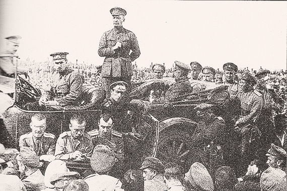 Ораторский талант Керенского, не боявшегося масс, впечатлял современников