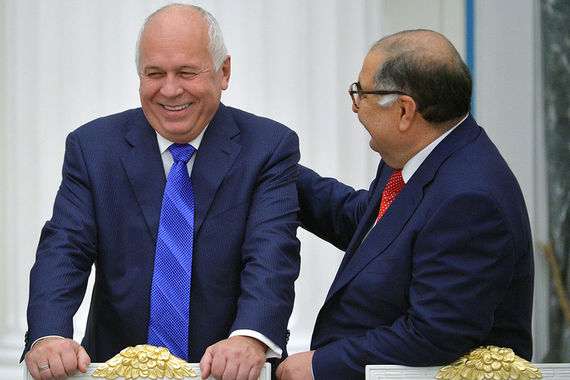 Гендиректор «Ростеха» Сергей Чемезов (слева) и совладелец USM Holdings Алишер Усманов смогут порадовать себя крупным госконтрактом