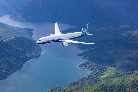 Все контракты, подписанные Boeing, оцениваются примерно в $50 млрд, говорится в сообщении компании