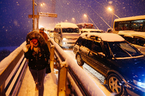 Как выглядит Владивосток после рекордного снегопада