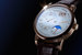 Модель Lange 1 Moon Phase с совмещенными на одном мини-циферблате указателем фазы Луны и индикатором времени суток «день/ночь» оснащена новым механизмом, сконструированным на основе представленного два года назад механизма Lange 1. Часы изготавливаются в трёх вариантах: в корпусе из белого золота с чёрным циферблатом, в корпусе из розового золота с посеребрённым циферблатом, в корпусе из платины с циферблатом с родиевой отделкой