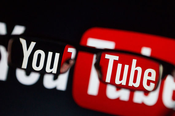 За последний год это уже второй крупный скандал с YouTube, в результате которого сервис теряет огромные рекламные бюджеты