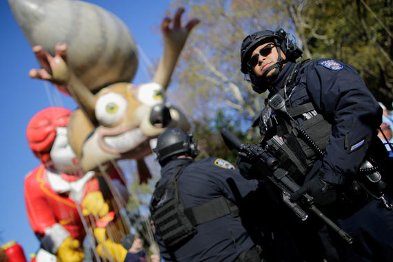 Парад «Мэйси» на День благодарения в Нью-Йорке прошел под усиленной охраной