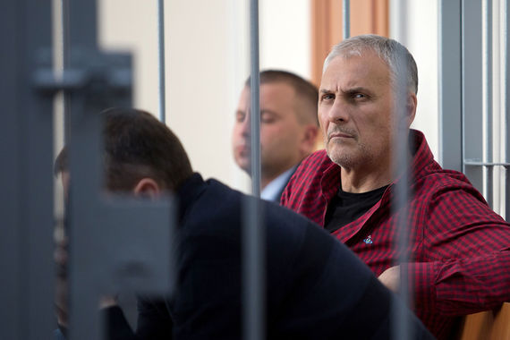Бывшему главе Сахалина грозит 13 лет тюрьмы и 500 млн рублей штрафа