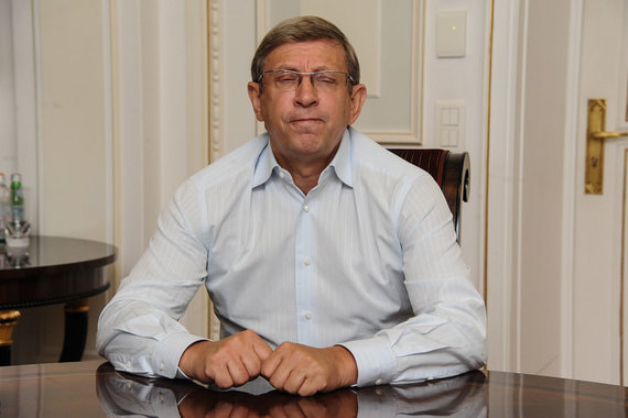 Владимир Евтушенков глядеть не хотел бы на мировое соглашение, которое обойдется его компании в 100 млрд руб.