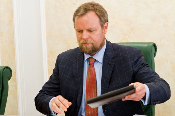 Дмитрий Ананьев уехал из России