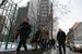 После этого политик продолжил путь к Лермонтовскому скверу, сообщает «Дождь»