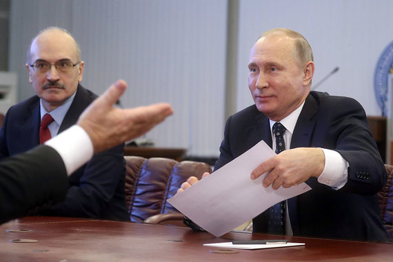 Владимир Путин подал в ЦИК документы для регистрации в качестве кандидата на выборах президента