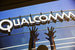 История покупки производителя микрочипов Qualcomm конкурентом Broadcom похожа не на поглощение, а на детектив года. В ноябре совет директоров Qualcomm единогласно отверг предложение от сделки в $130 млрд с конкурентом, но тот решил не отступать и обещает заменить полностью совет, чтобы завершить крупнейшую сделку в истории технологических компаний. Состоится она или нет, покажет следующий год