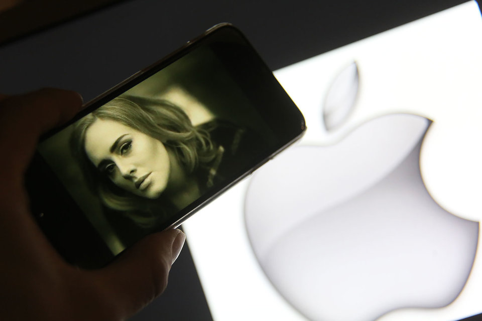 Apple может стать конкурентом голливудским киностудиям