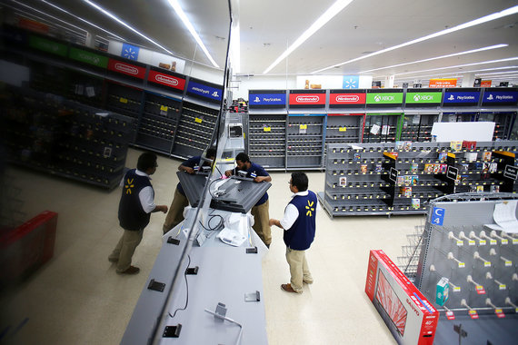 Walmart сокращает издержки