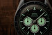Все метки и счетчики часов Speedmaster Speedy Tuesday Limited Edition покрыты ярким люминесцентным составом