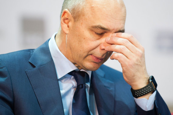 «Пока у нас есть остатки, перешедшие с 2016 г.», – уточнил Силуанов