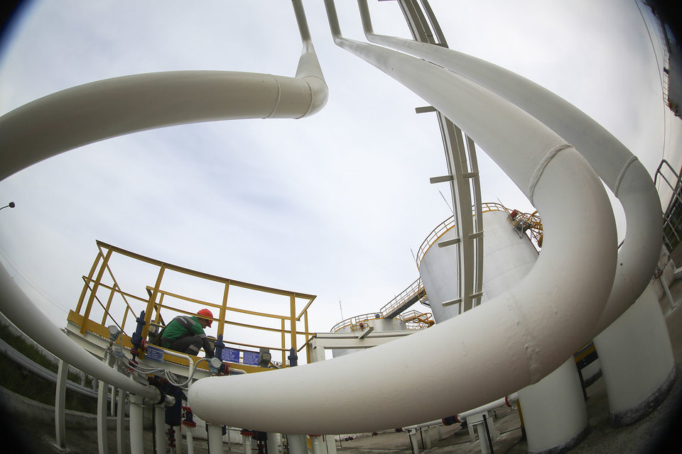 НДД взимается не с количества добытой нефти, как НДПИ, а с дохода от ее продажи за вычетом предельных расходов на добычу и транспортировку