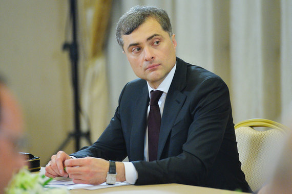 Сурков с публичными комментариями по поводу приписываемой ему опубликованной переписки не выступал