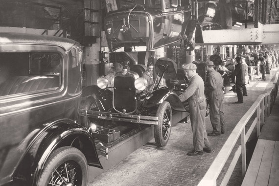 С 1921 по 1929 г. реальный ВНП на душу населения в США вырос в постоянных долларах почти на 30%, это сопровождалось бурным прогрессом технологий